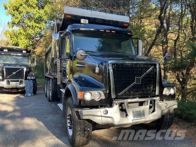 Volvo VHD شاحنات قلابة