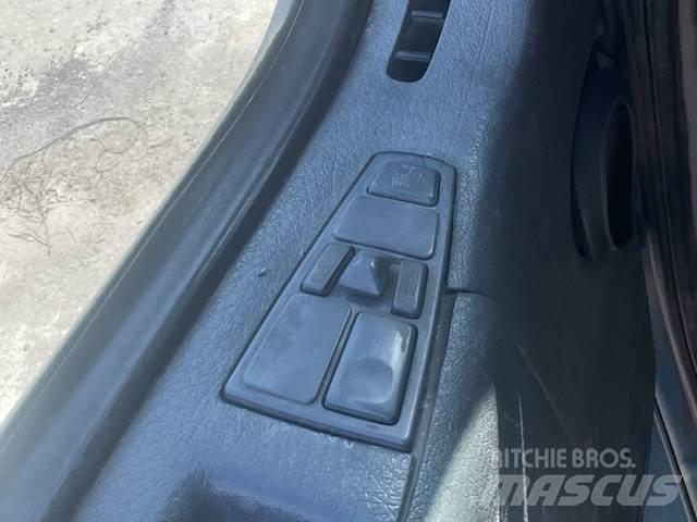 Volvo VHD104F شاحنات أخرى