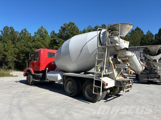 Volvo VHD64B شاحنات أخرى