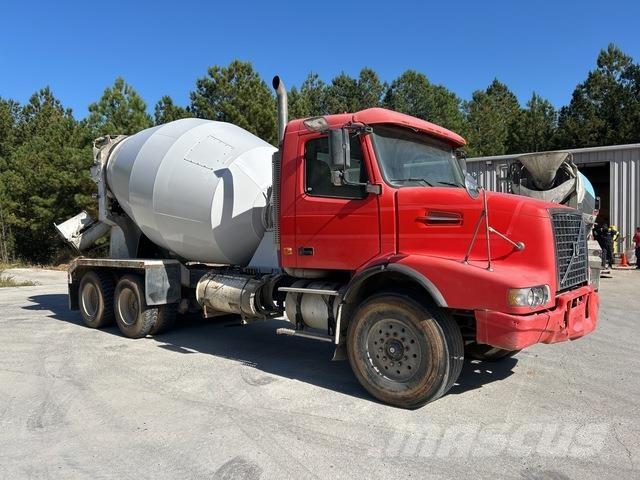 Volvo VHD64B شاحنات أخرى