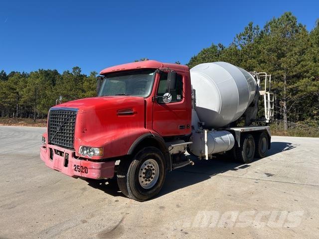 Volvo VHD64B شاحنات أخرى