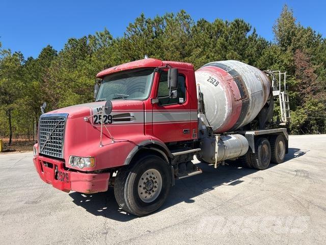 Volvo VHD64B شاحنات أخرى