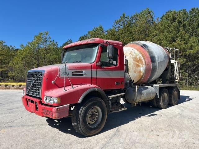 Volvo VHD64B شاحنات أخرى