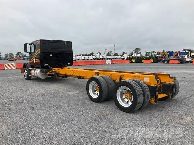Volvo VHD64F كابينة والداخلية