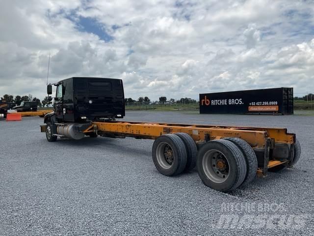 Volvo VHD64F كابينة والداخلية