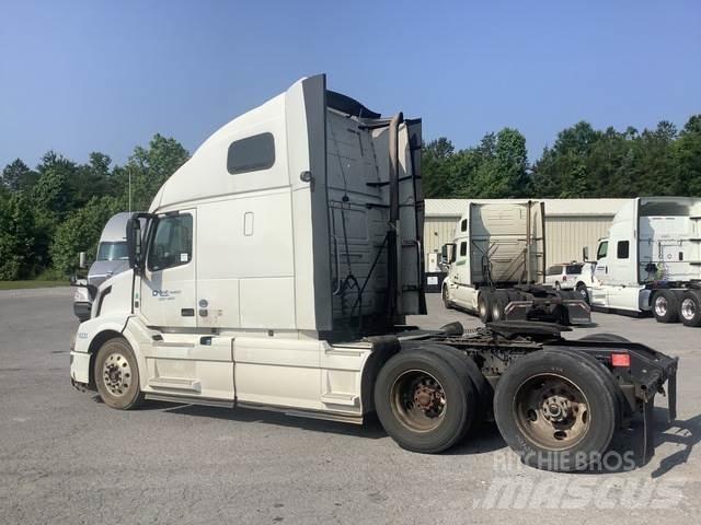 Volvo VNL وحدات الجر
