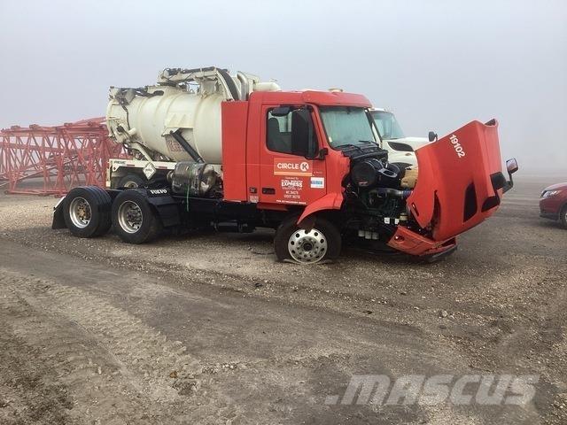 Volvo VNL وحدات الجر