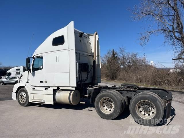 Volvo VNL وحدات الجر