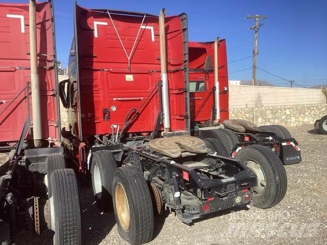 Volvo VNL وحدات الجر