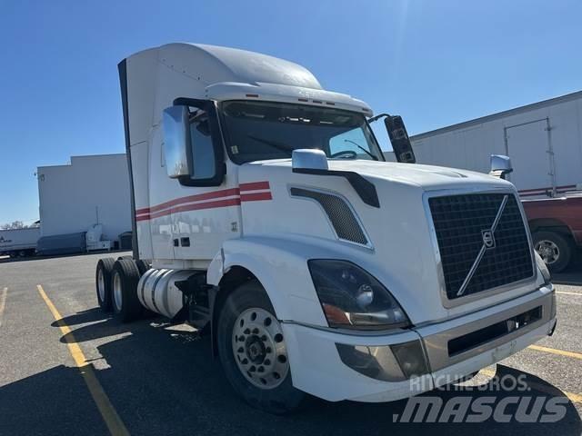 Volvo VNL وحدات الجر