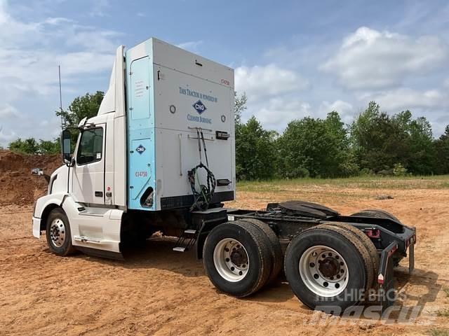 Volvo VNL وحدات الجر