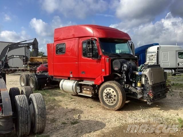 Volvo VNL وحدات الجر