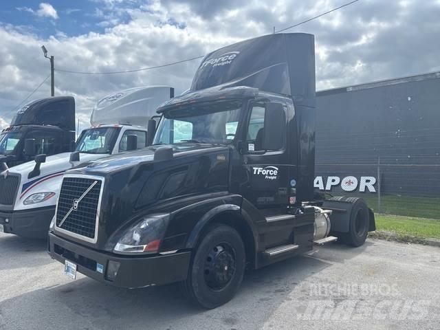 Volvo VNL وحدات الجر