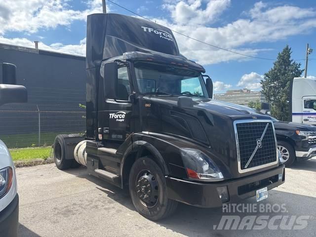 Volvo VNL وحدات الجر