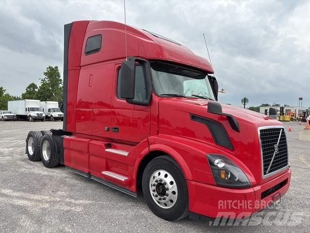 Volvo VNL وحدات الجر