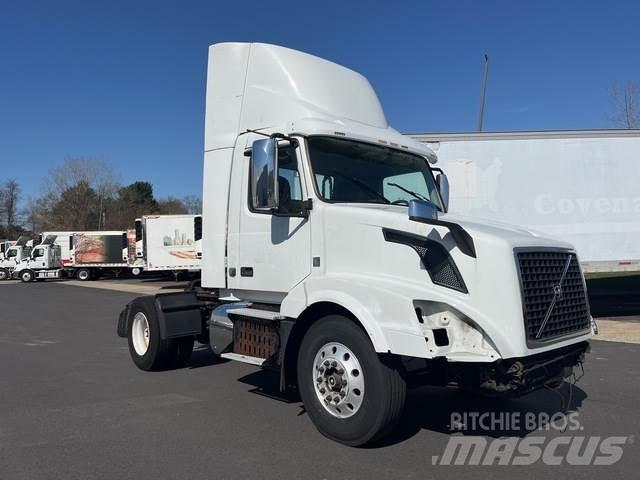 Volvo VNL وحدات الجر