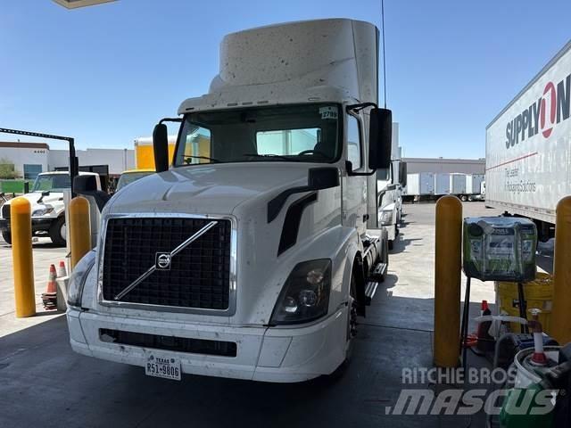 Volvo VNL وحدات الجر