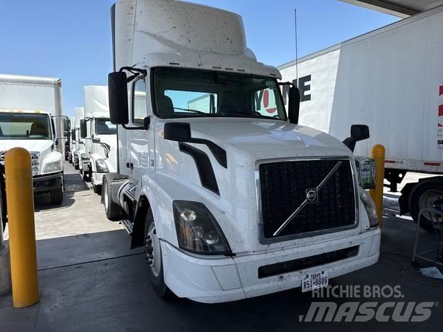 Volvo VNL وحدات الجر