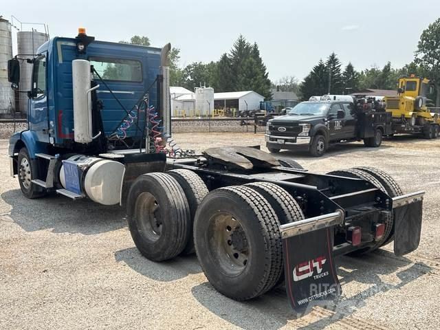 Volvo VNL وحدات الجر