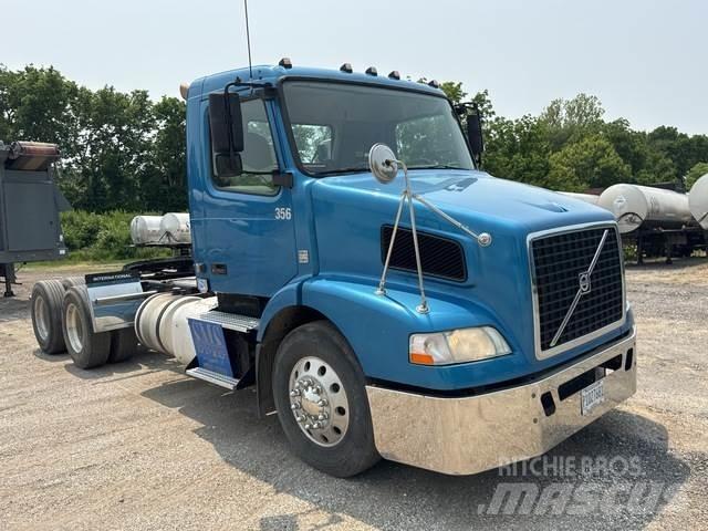 Volvo VNL وحدات الجر