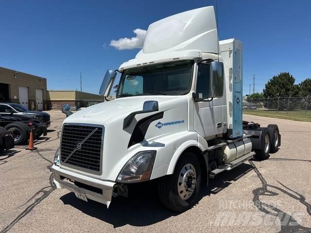 Volvo VNL وحدات الجر