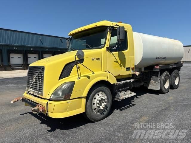 Volvo VNL صهاريج مياه