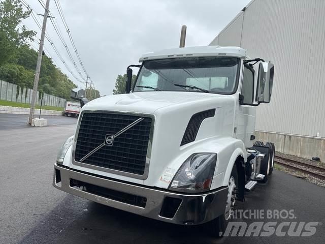 Volvo VNL وحدات الجر