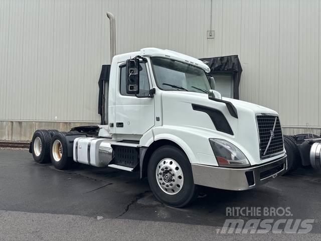 Volvo VNL وحدات الجر
