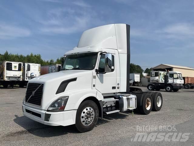 Volvo VNL وحدات الجر