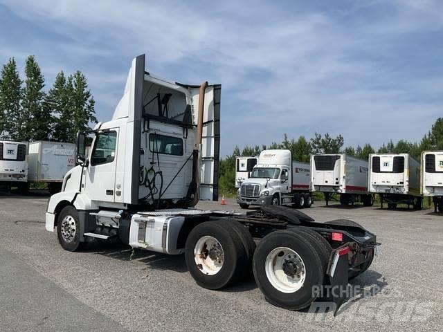 Volvo VNL وحدات الجر