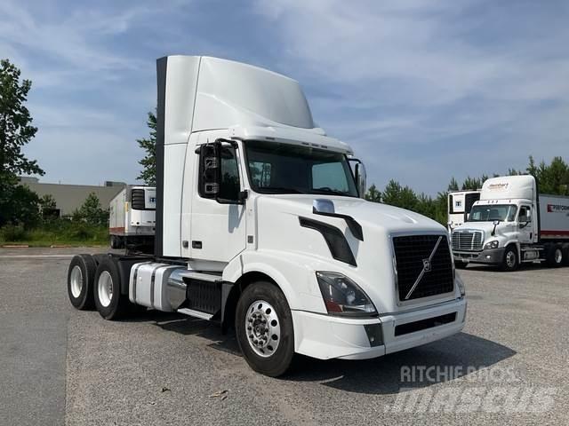 Volvo VNL وحدات الجر