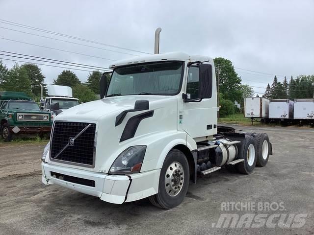 Volvo VNL وحدات الجر