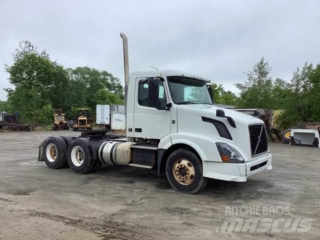 Volvo VNL وحدات الجر