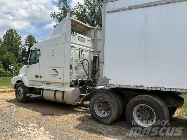 Volvo VNL وحدات الجر