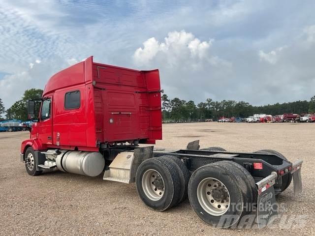 Volvo VNL وحدات الجر