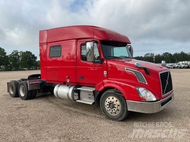 Volvo VNL وحدات الجر