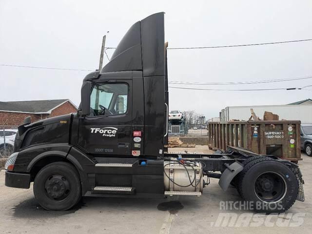 Volvo VNL وحدات الجر
