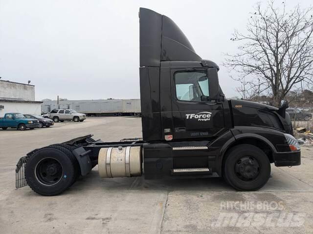 Volvo VNL وحدات الجر