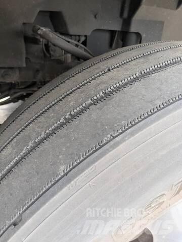 Volvo VNL وحدات الجر