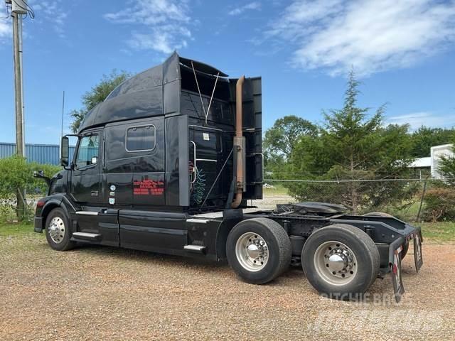 Volvo VNL وحدات الجر