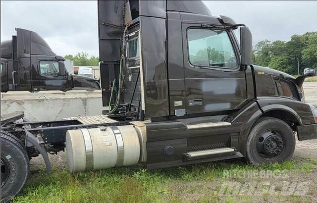 Volvo VNL وحدات الجر