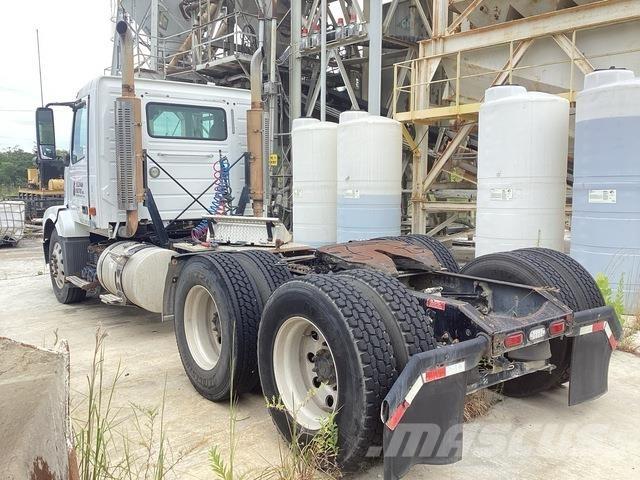 Volvo VNL وحدات الجر