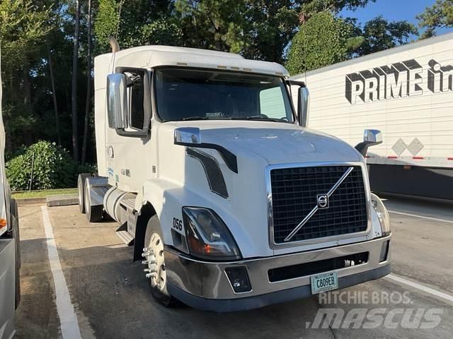 Volvo VNL وحدات الجر