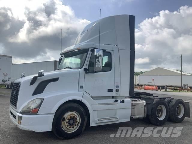 Volvo VNL وحدات الجر