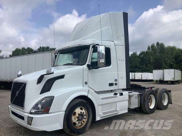 Volvo VNL وحدات الجر