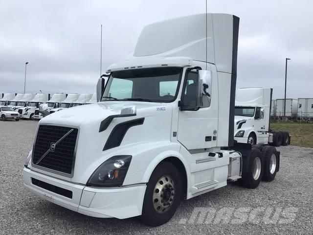 Volvo VNL وحدات الجر