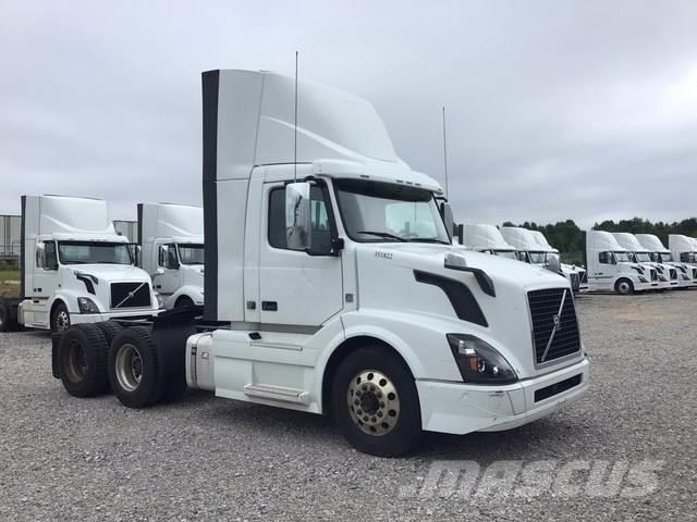 Volvo VNL وحدات الجر
