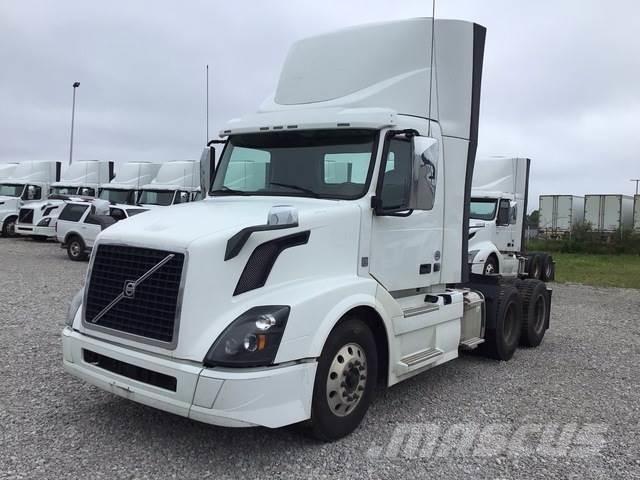 Volvo VNL وحدات الجر