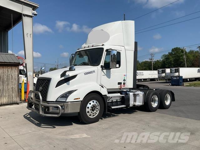 Volvo VNL وحدات الجر