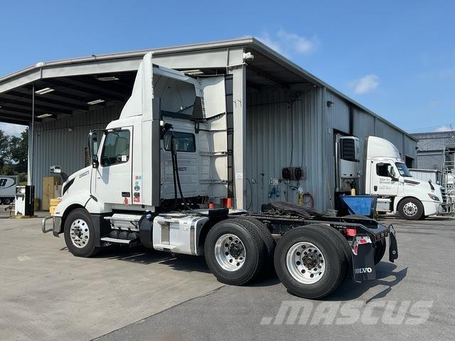 Volvo VNL وحدات الجر